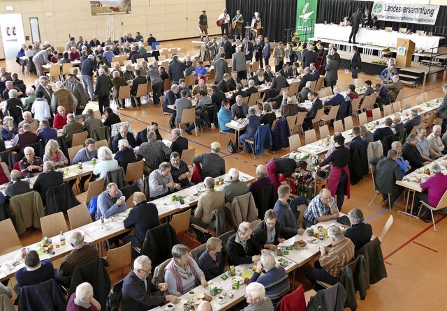 Gut besucht war die BLHV-Landesversamm...rarpolitik kritisch beleuchtet wurde.   | Foto: Juliane Khnemund