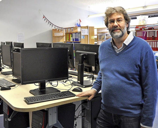 Rektor Matthias Auer ist stolz auf den...  der Digitalisierung des Unterrichts.  | Foto: Kai Kricheldorff