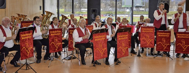 Die  Dinkelberger Musikanten spielten ...en- und Krankenpflegeverein Hllstein.  | Foto: Georg diehl