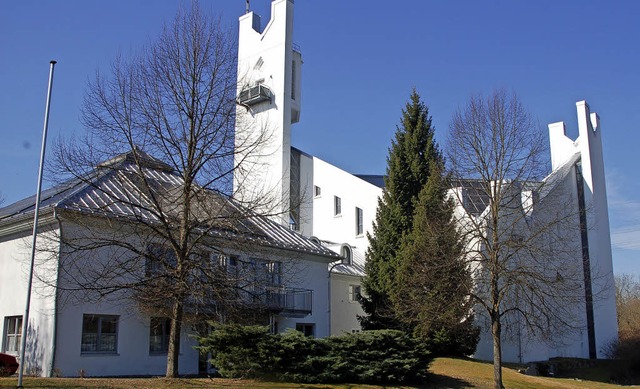 Ein imposantes Bauwerk, das Katholische Gemeindezentrum in Karsau  | Foto: Petra Wunderle