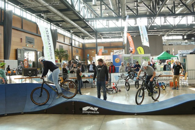 Pumptrack in der action arena und bike aktiv  | Foto: cft Freizeitmessen