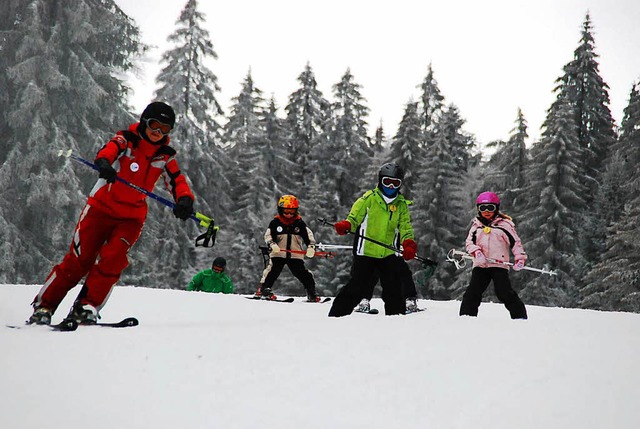 Sicher den Abhang hinunter: Wintersport im Kreis Lrrach  | Foto: Angelika Schmidt