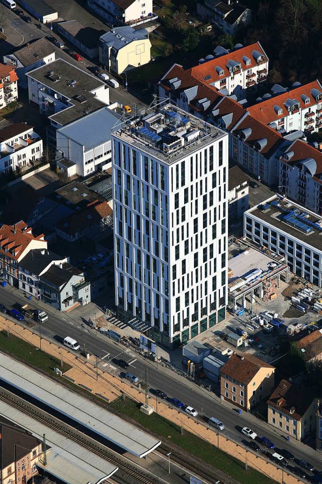 Das neue &#8222;Hotel Stadt Lrrach&#8220; von oben...  | Foto: Erich Meyer