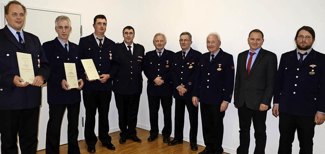 Sasbach. Die bei der Generalversammlun...der Kreisbrandmeister Engelber Klger.  | Foto: Roland Vitt