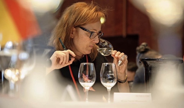 Verkosterin Mireia Torres Maczassek be... Weinpreises &#8222;Mundus Vini&#8220;  | Foto: Ralf Ziegler/ Ad Lumina