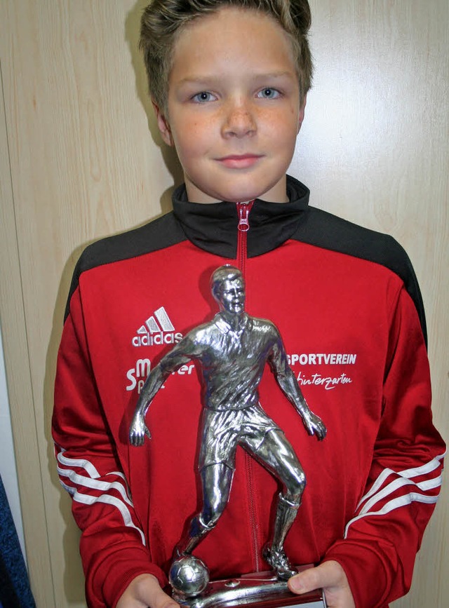 Der Jugendpreis geht an C-Jugendfuballer Nico Kramer.   | Foto: Maurer
