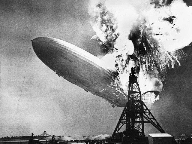 Mit der Katastrophe in Lakehurst bei N...ann 1937 der Niedergang der Zeppeline.  | Foto: dpa