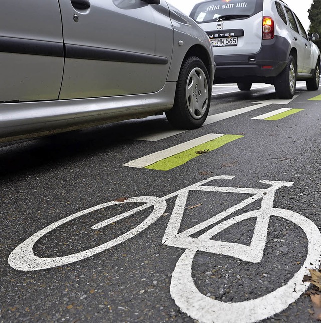 Auch Kinder unter acht drfen jetzt auf dem Radweg fahren.   | Foto: hsl