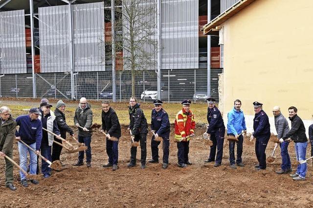 Erster Spatenstich frs Feuerwehrhaus