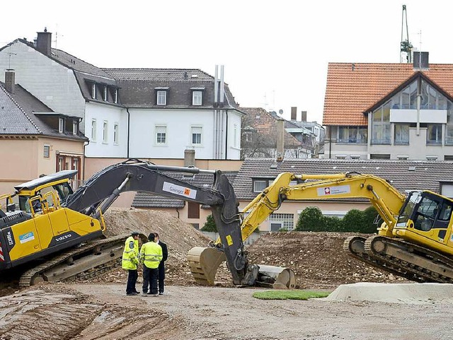 Die Bagger in Freiburg sind bereit fr...u der Caritas an der Habsburgerstrae.  | Foto: Ingo Schneider