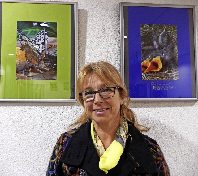 Fotografin Ulrike Vogel vor zwei ihrer...age für betreutes Wohnen Schärers Au. | Foto: Katharina Maß Fotografin Ulrike Vogel vor zwei ihrer...age für betreutes Wohnen Schärers Au. | Foto: Katharina Maß