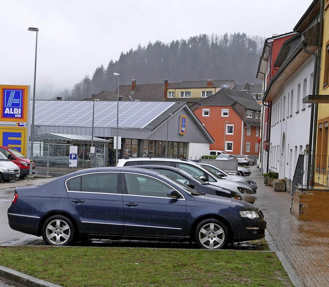 Zeller Parkplatznot: Einige Parkpltze...trae wurden von der Stadt gekndigt.   | Foto: Jacob