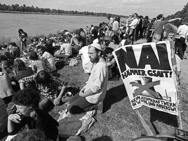 Sechs Jahre spter:  Anti-Wyhl-Demonst...8. September 1983 nahe dem Baugelnde.  | Foto: dpa
