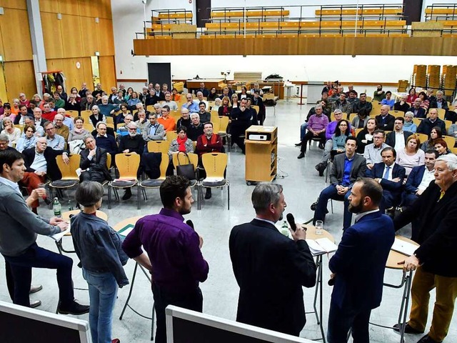 Befrworter und Gegner des Projekts stellen sich den Fragen.  | Foto: Wolfgang Knstle