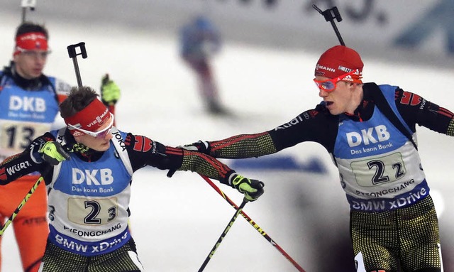 Zwei Schwarzwlder sorgen im Biathlons...: Benedikt Doll (links) und Roman Rees  | Foto: DPA