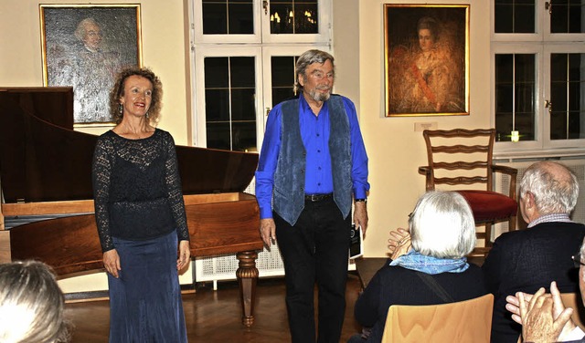 Die Pianistin Franziska Stadtler und d...t und Ton beim Konzert im Brgersaal.   | Foto: Hildegard Karig