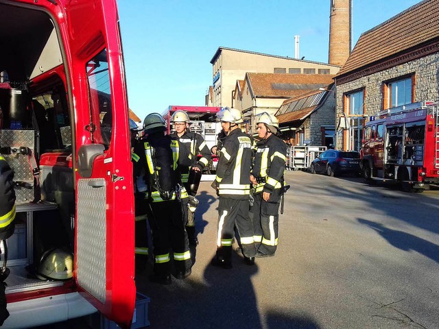 Die Feuerwehr ist zu einem Brand bei d...nmhle in Lrrach-Brombach ausgerckt.  | Foto: Peter Gerigk