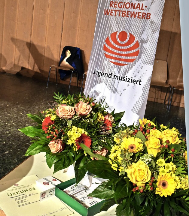 Der Lohn der Mhe: Urkunden, Blumen, Geschenkgutscheine  | Foto: Hans-Peter Mller