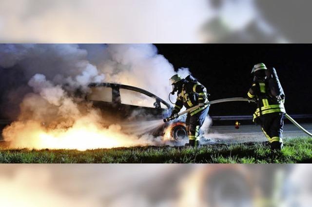 Pkw fing auf der A 5 Feuer