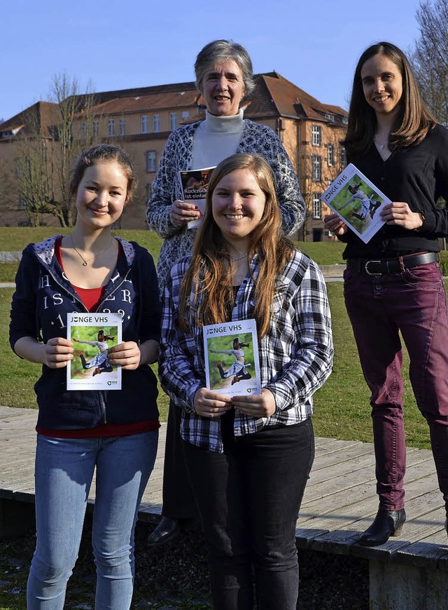 Teamwork: VHS-Leiterin Elisabeth Asche... Jugendlichen auf die Beine stellten.   | Foto: Karin Reimold