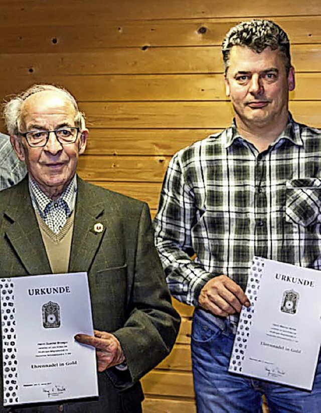 Langjhrige Schtzen geehrt bei der SG...er Brgin und Werner Mller (rechts).   | Foto: Lacher