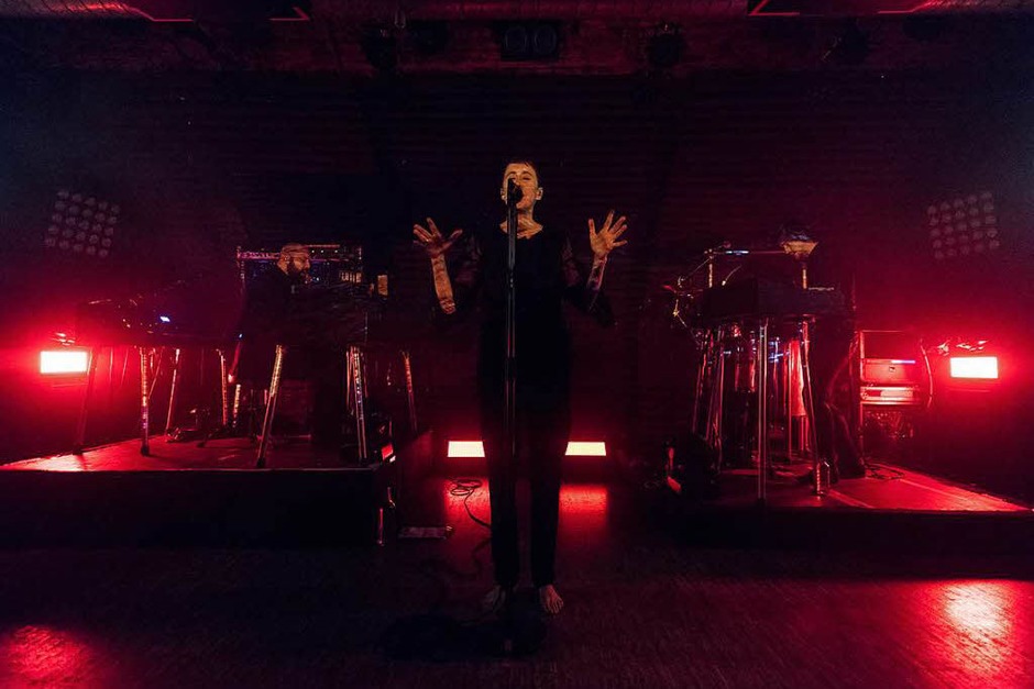 Das Konzert des Geschwister-Duos Hundreds war eine Mischung aus alten und neuen Stücken. Das Publikum hat’s geliebt. (Foto: Florian Forsbach) Das Konzert des Geschwister-Duos Hundreds war eine Mischung aus alten und neuen Stücken. Das Publikum hat’s geliebt. (Foto: Florian Forsbach)