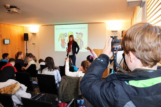 Zisch-Pressekonferenz mit Luisa Boos (SPD)  | Foto: Kim Lbke