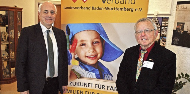 Alexander Schoch (links) ist neuer Lan...ihm der Ehrenvorsitzende Uto R. Bonde.  | Foto: Michael Haberer