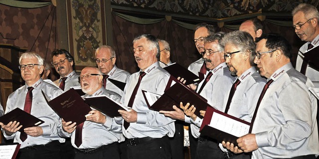 Die Snger des MGV Bettmaringen gestal... in der heimischen St. Florian Kirche.  | Foto: Dietmar Noeske