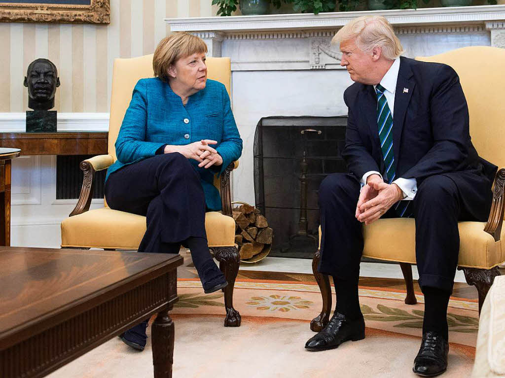Merkel und Trump tauschen sich im Oval Office aus.