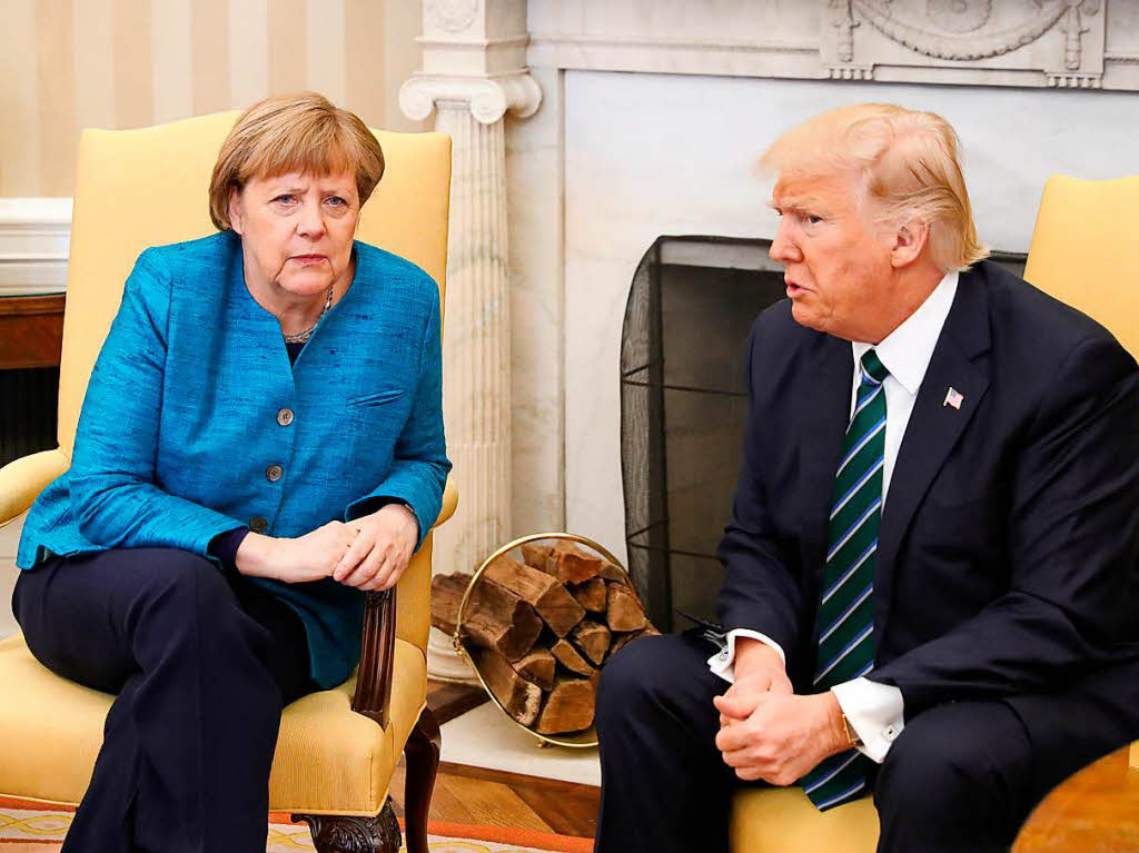 Merkel und Trump tauschen sich im Oval Office aus.