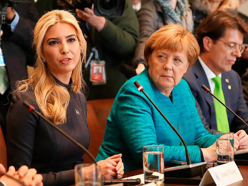 Merkel und Trump treffen sich mit ihren Delegationen im Weien Haus. Mit dabei: Trumps Tochter Ivanka (links).