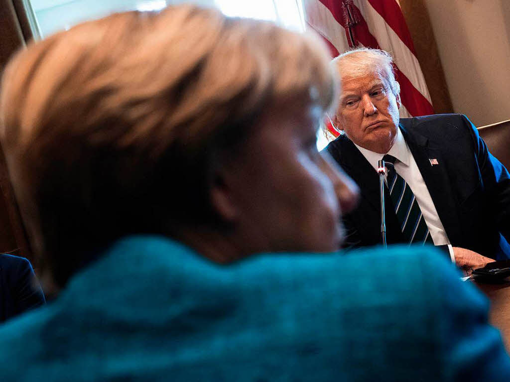 Merkel und Trump treffen sich mit ihren Delegationen im Weien Haus.