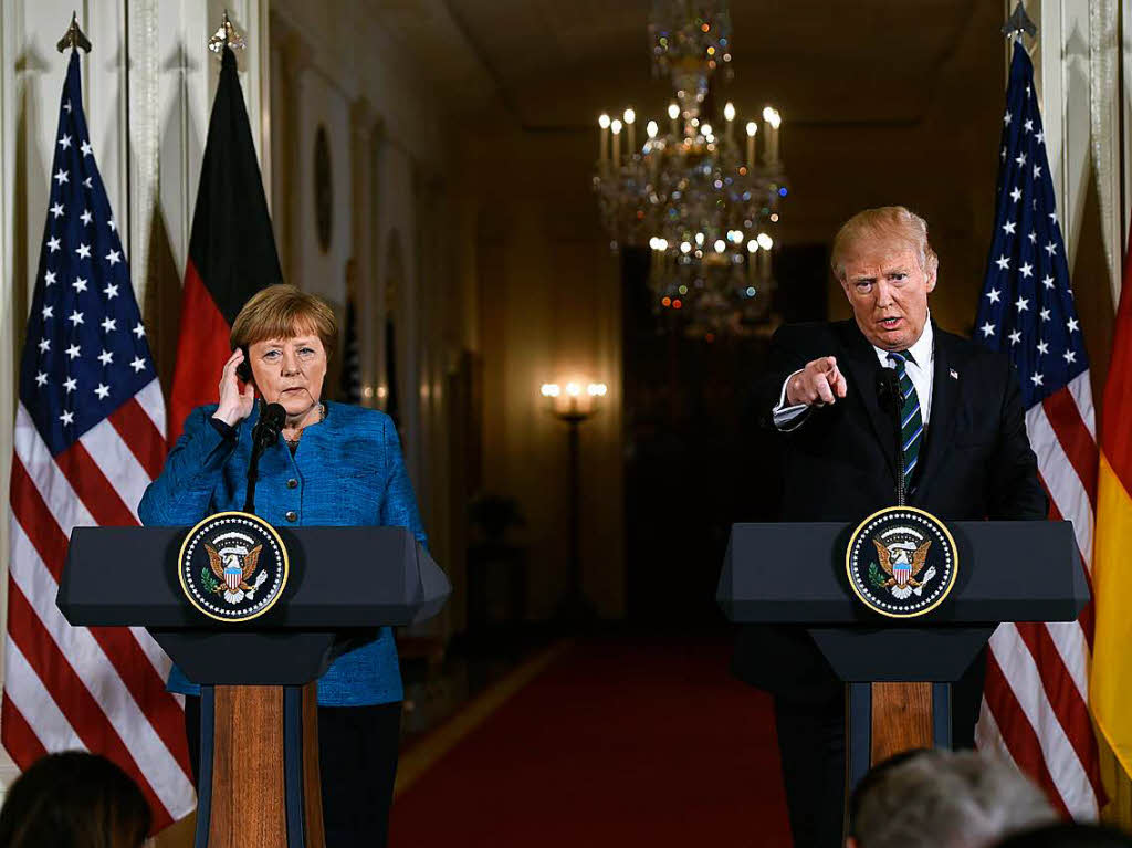Die erste gemeinsame Pressekonferenz: Angela Merkel und Donald Trump im Weien Haus.