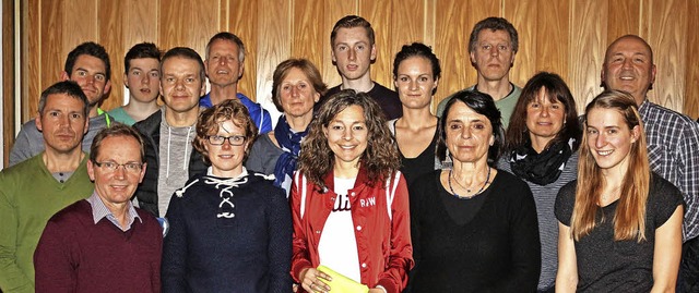 Erfolgreiche Leichtathleten des SV Wal...lungsleiter Daniel Hoffmann (rechts).   | Foto: Karin Heiss