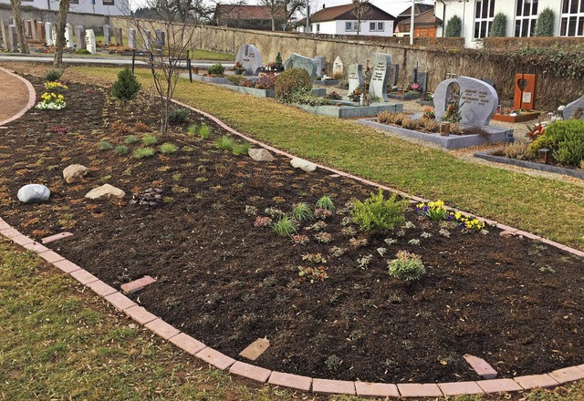 Das neu gestaltete Grberfeld auf dem Hsinger Friedhof.   | Foto: Vera Winter