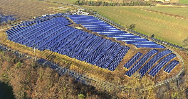 Der Solarpark auf der ehemaligen Hausm...anz im  Landkreis Lrrach verbessert.   | Foto: EWS Schnau