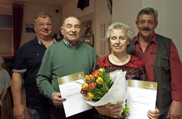 Hans Weis und Brigitte End wurden von ...nd Uli Wurth (Bezirksverband) geehrt.   | Foto: Astrid Heitzmann