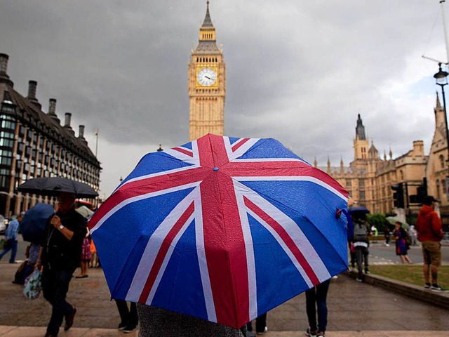 Die Uhr des Londoner Big Ben wird noch... Austritt Grobritanniens aus der EU.   | Foto: AFP