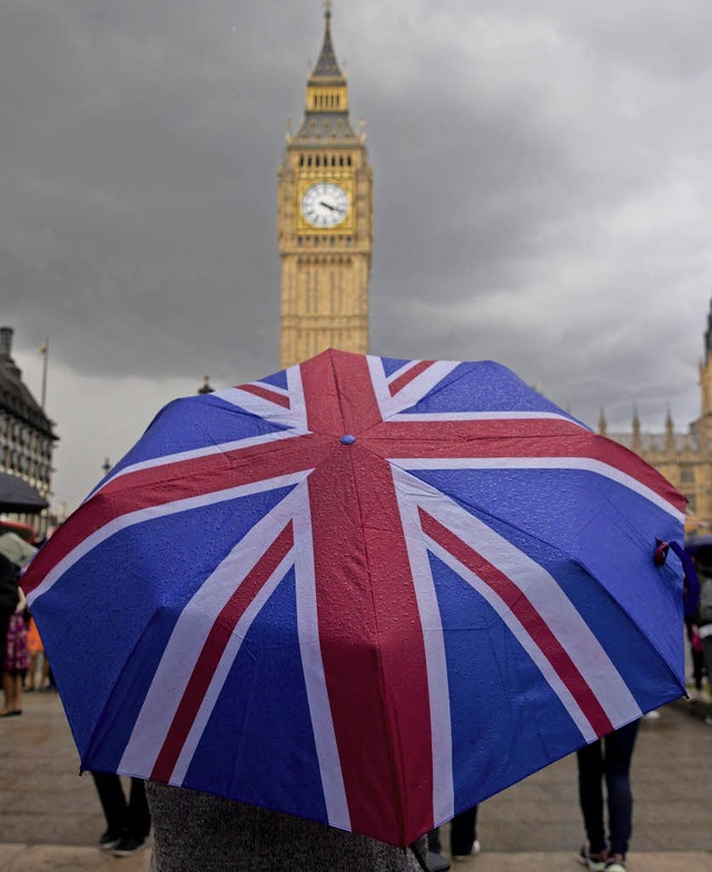 Die Uhr des Londoner Big Ben wird noch... Austritt Grobritanniens aus der EU.   | Foto: AFP