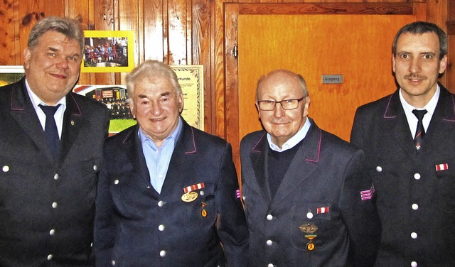 Treue Feuerwehrmnner (von links): Rd...arth, Paul Tschamber und Jrg Deutsch   | Foto: Feuerwehr