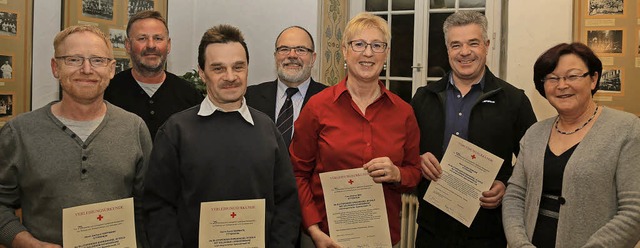 Auszeichnung fr Blutspenderinnen und ...r und Ortsvorsteherin Charlotte Gtz.   | Foto: Sandra Decoux-Kone