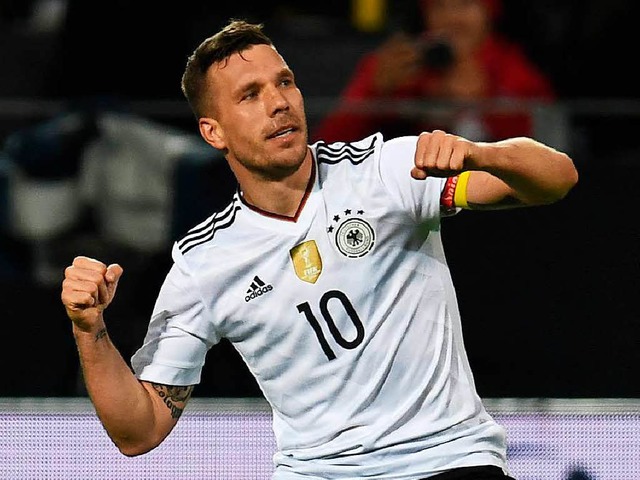 Freut sich ber seinen schnen Treffer: Lukas Podolski   | Foto: AFP