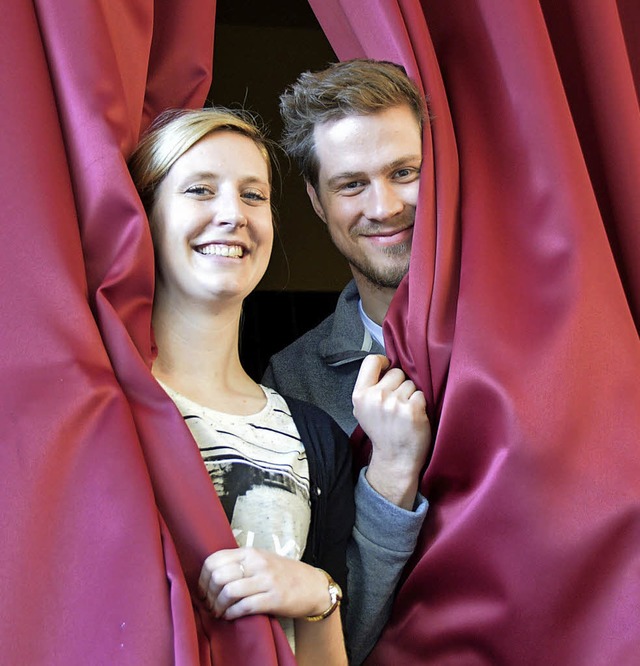 Kristina Boos und Sebastian Heinricht ...projekt an der Hans-Thoma-Schule ein.   | Foto: Horatio Gollin