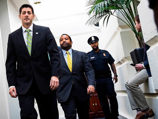 Paul Ryan auf dem Weg zu einem Treffen mit den Republikanern  | Foto: AFP