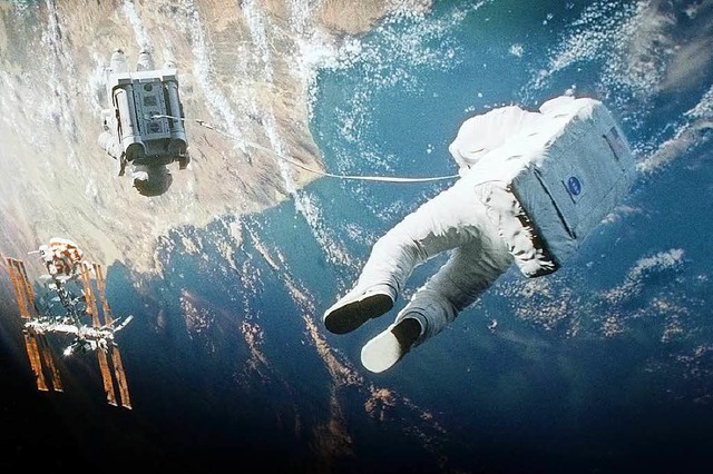 Ein Unfall katapultiert Astronautin Ry... und Tod. Gravity ist neu auf Netflix.  | Foto: Warner Bros. Picture
