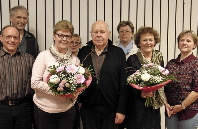 Ehrung langjhriger aktiver Snger: vo...Jacqueline Bieringer und  Iris Wirth.   | Foto: Privat