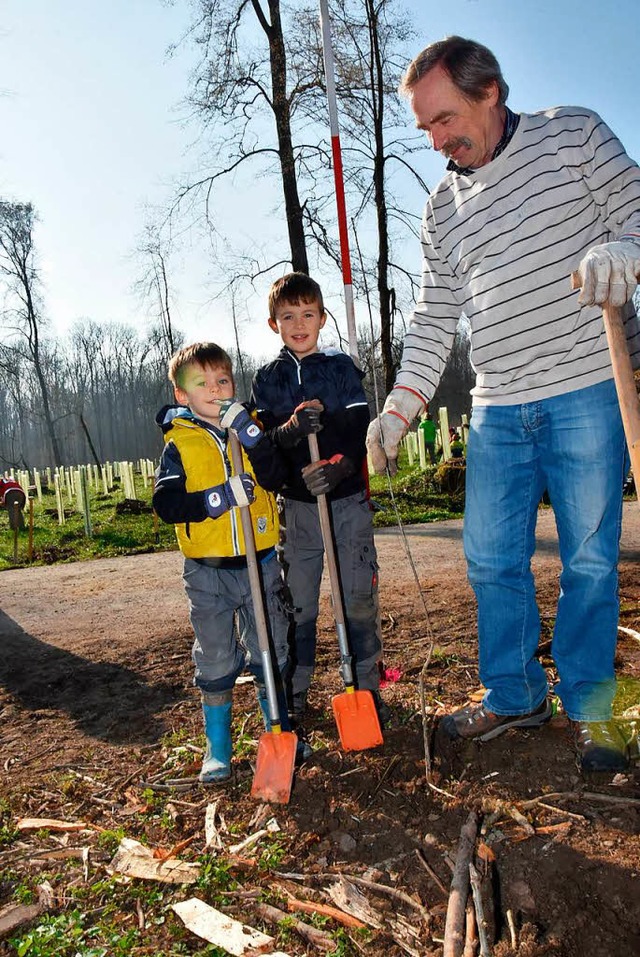 Viele Brger kamen  in den  Vrstetter...n Helfern waren auch etliche Kinder.    | Foto: Andrea Steinhart