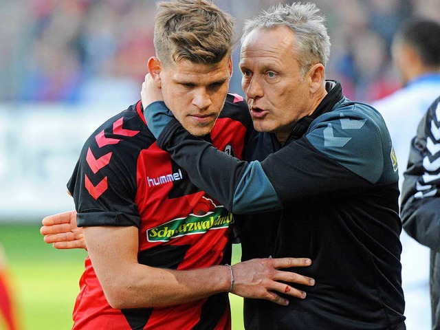 Zieht laut Medienberichten die Kaufopt...erlechner: der SC mit Trainer Streich.  | Foto: Michael Heuberger