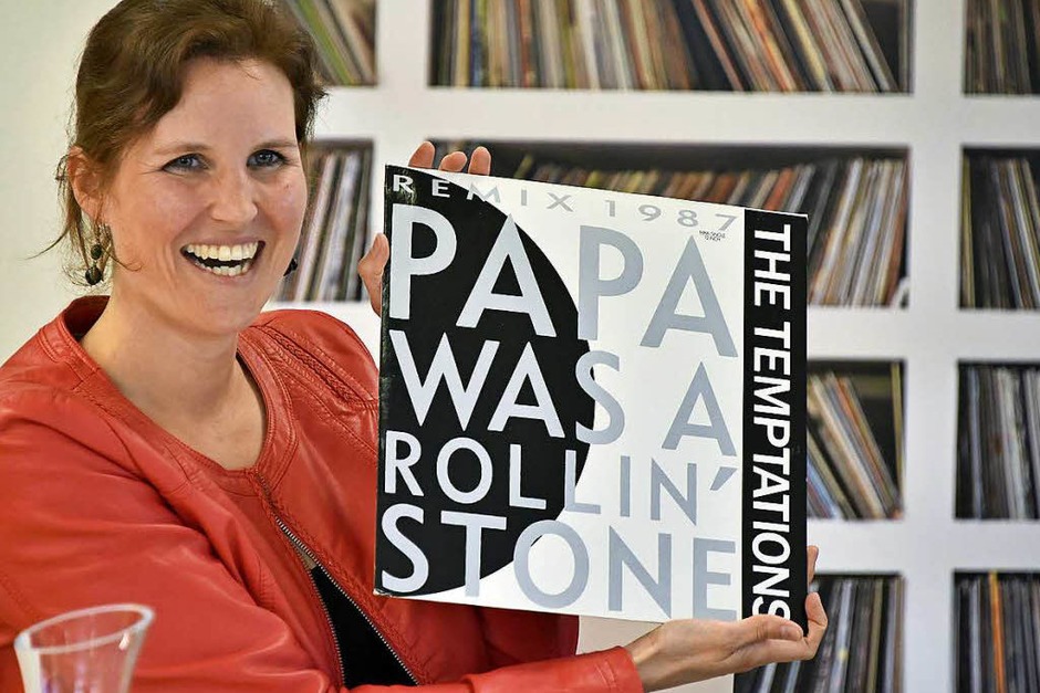 „Papa Was A Rolling Stone“: Annette Karpp, Tochter des Sammler Reinhold Karpp mit sinnfälligem Motto – dem Songtitel eines Hits der Temptations (Foto: Michael Bamberger) „Papa Was A Rolling Stone“: Annette Karpp, Tochter des Sammler Reinhold Karpp mit sinnfälligem Motto – dem Songtitel eines Hits der Temptations (Foto: Michael Bamberger)